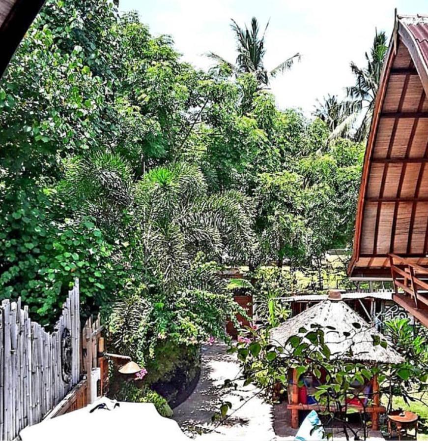 Gili T Sugar Shack 2*