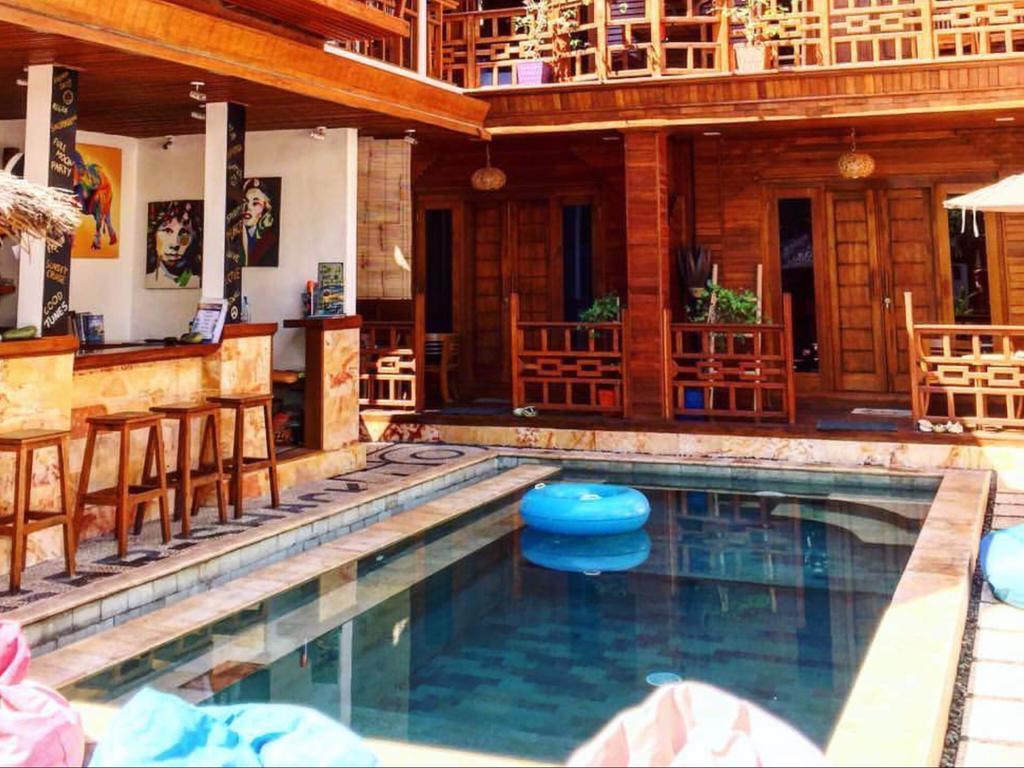 Gili T Sugar Shack 2*
